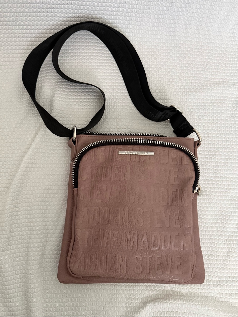 Steve Madden Mauve-Blend Crossbody Messenger with Black Strap